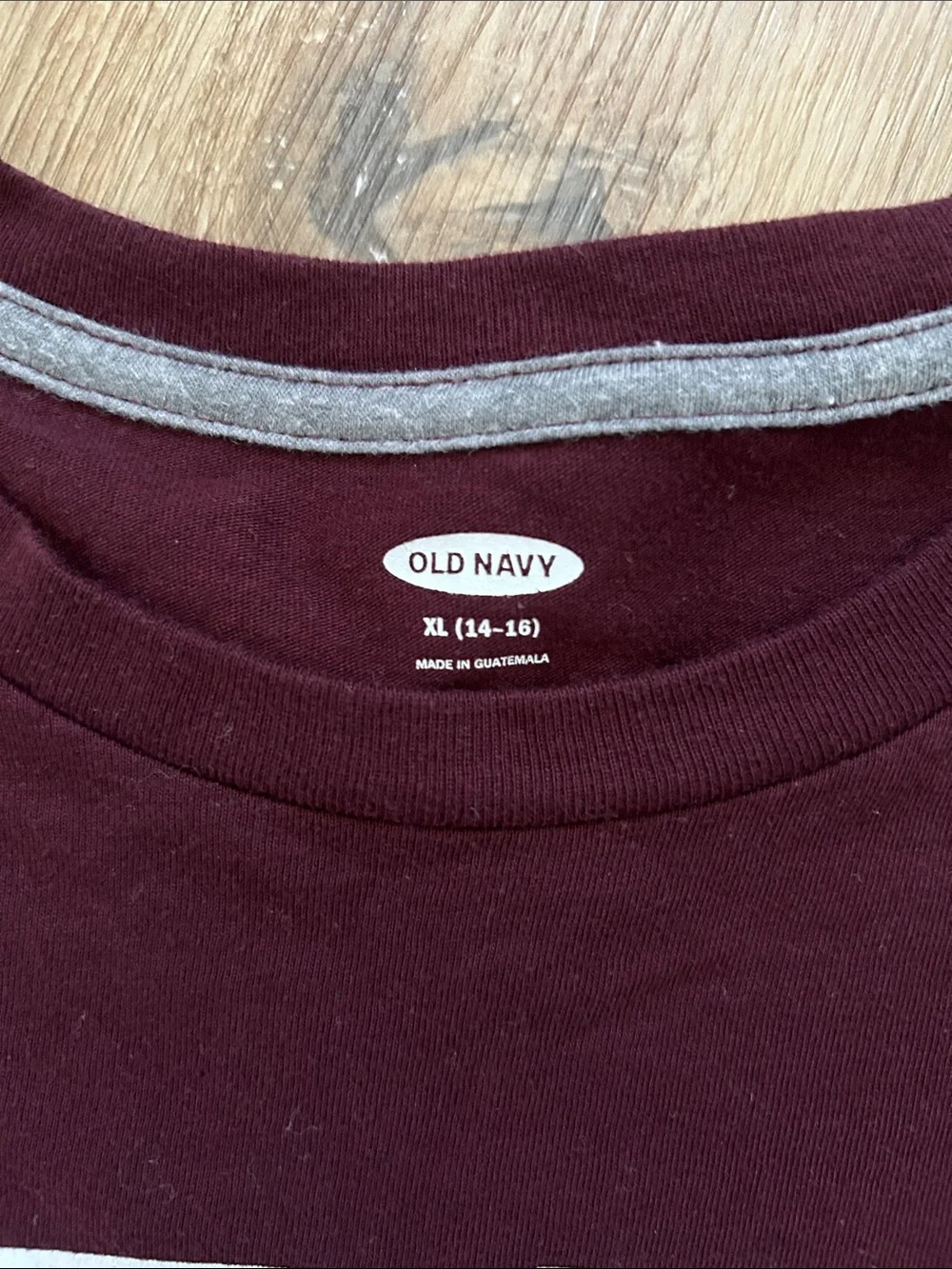 Old Navy Burgundy Crewneck Graphic Tee kids XL